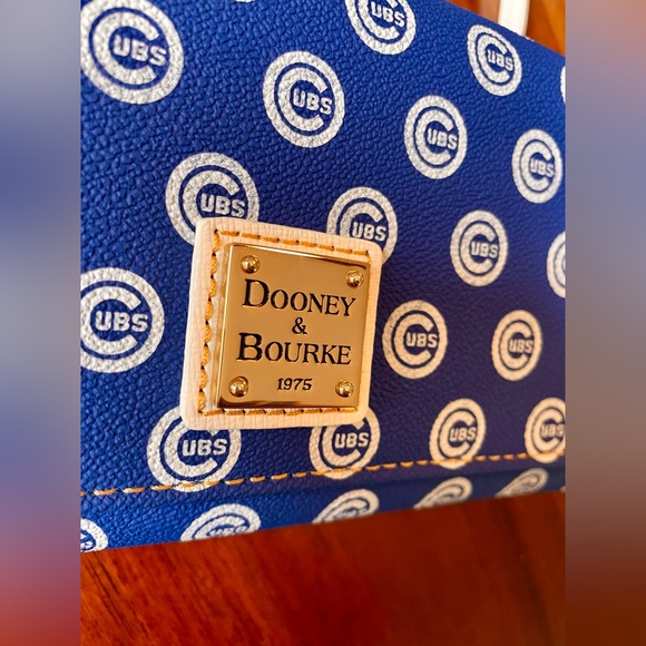 Dooney & Bourke Chicago Cubs MLB Crossbody Wallet NWT - Picture 8 of 13